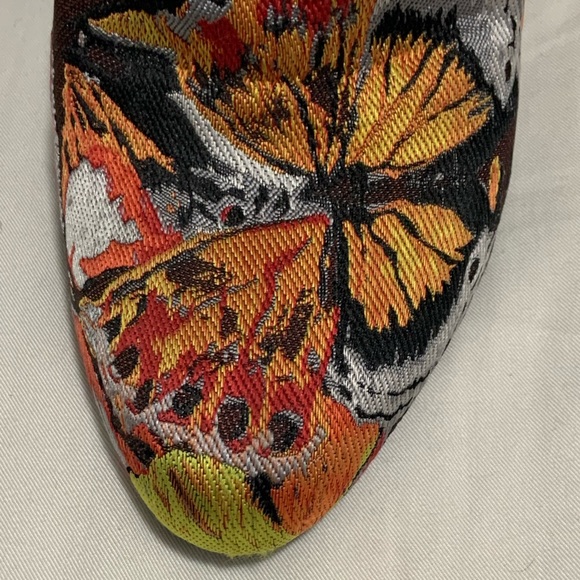 Rare 4” booties with vibrant butterfly fabric — excellent shape! - Picture 6 of 6
